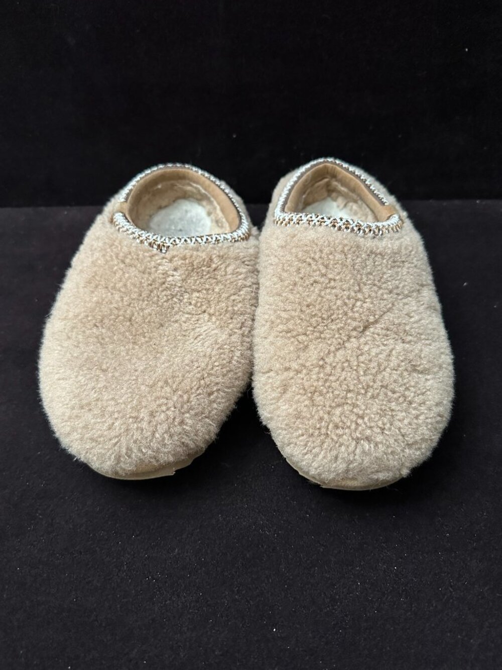 UGG Kids Tasman Maxi Curly Slipper Chestnut Shearling Clog Youth 6 / Women's 7.5